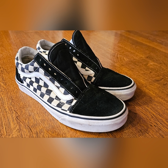 Van's - Picture 2 of 5